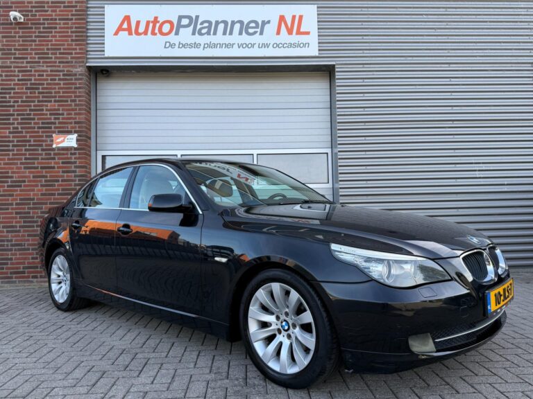 BMW 5-serie 520i Business Line Edition! Clima! Cruise! Navi!